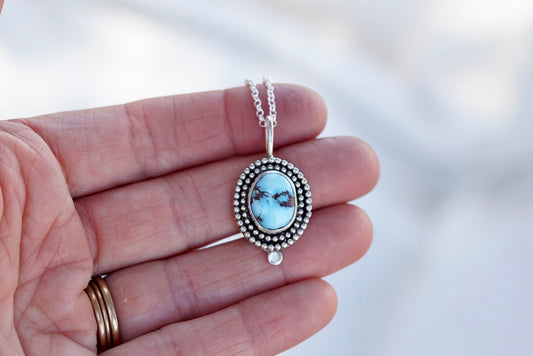 Cosmos Necklace (Golden Hill)