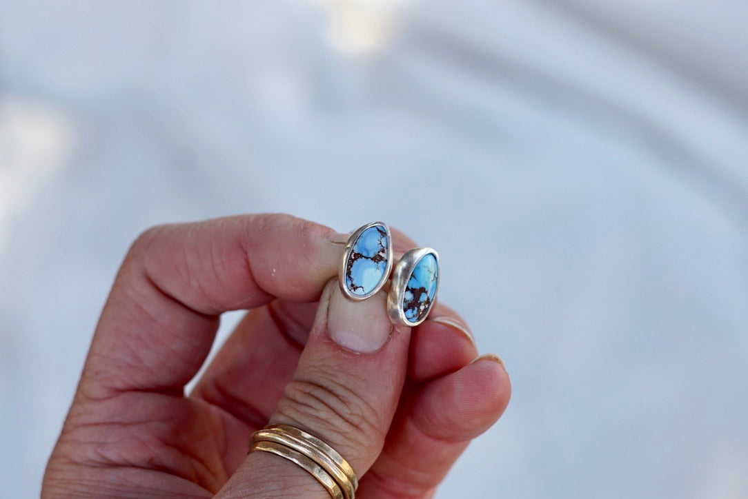 Stud Earrings (Golden Hill)