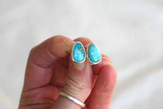 Stud Earrings (Emerald Valley)