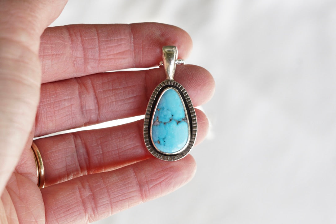 Ripple Necklace (Blue Bird)