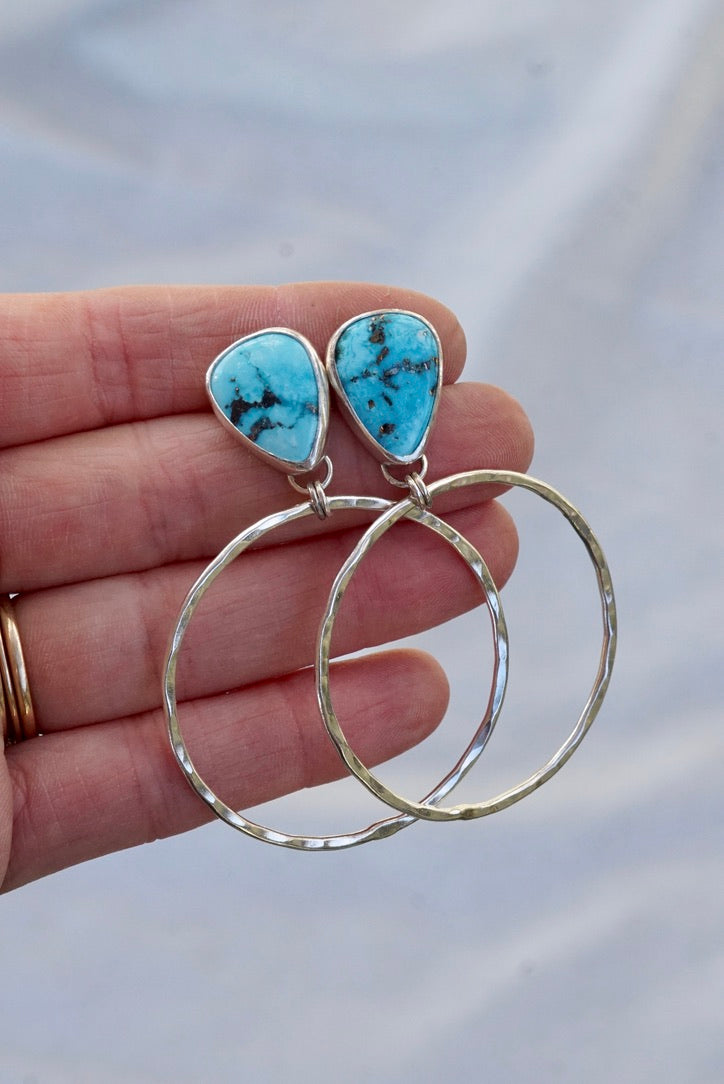Hammered Organic Hoops (Palomino)
