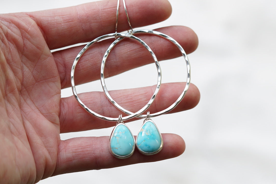 Hammered Organic Hoops (Palomino)