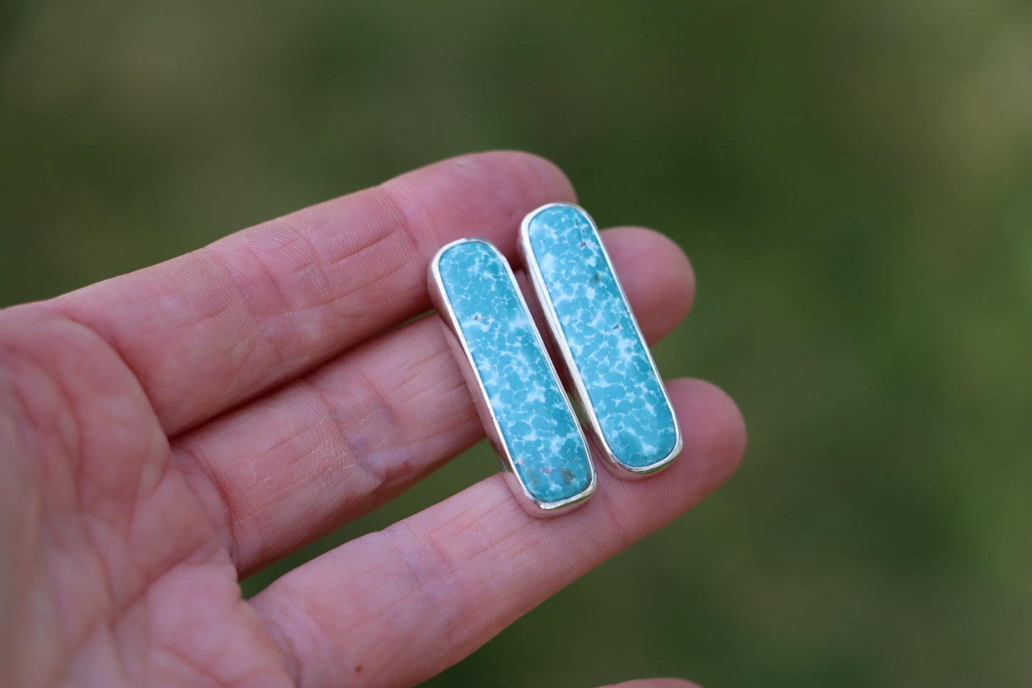 Stud Earrings (White Water)