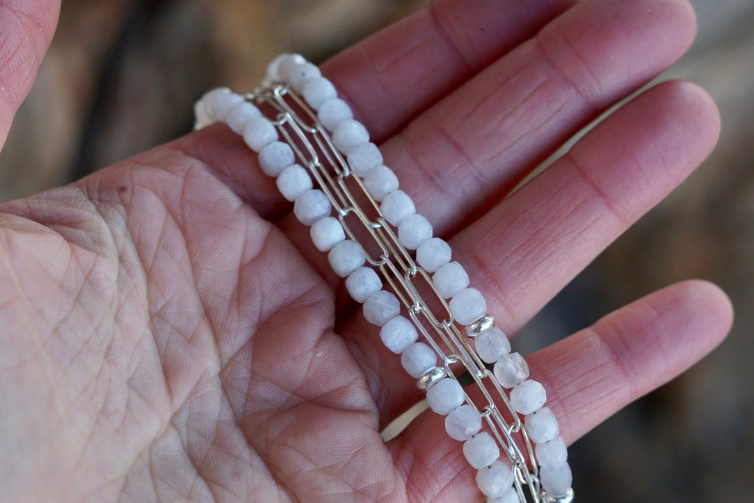 Metolius Necklace (Moonstone)