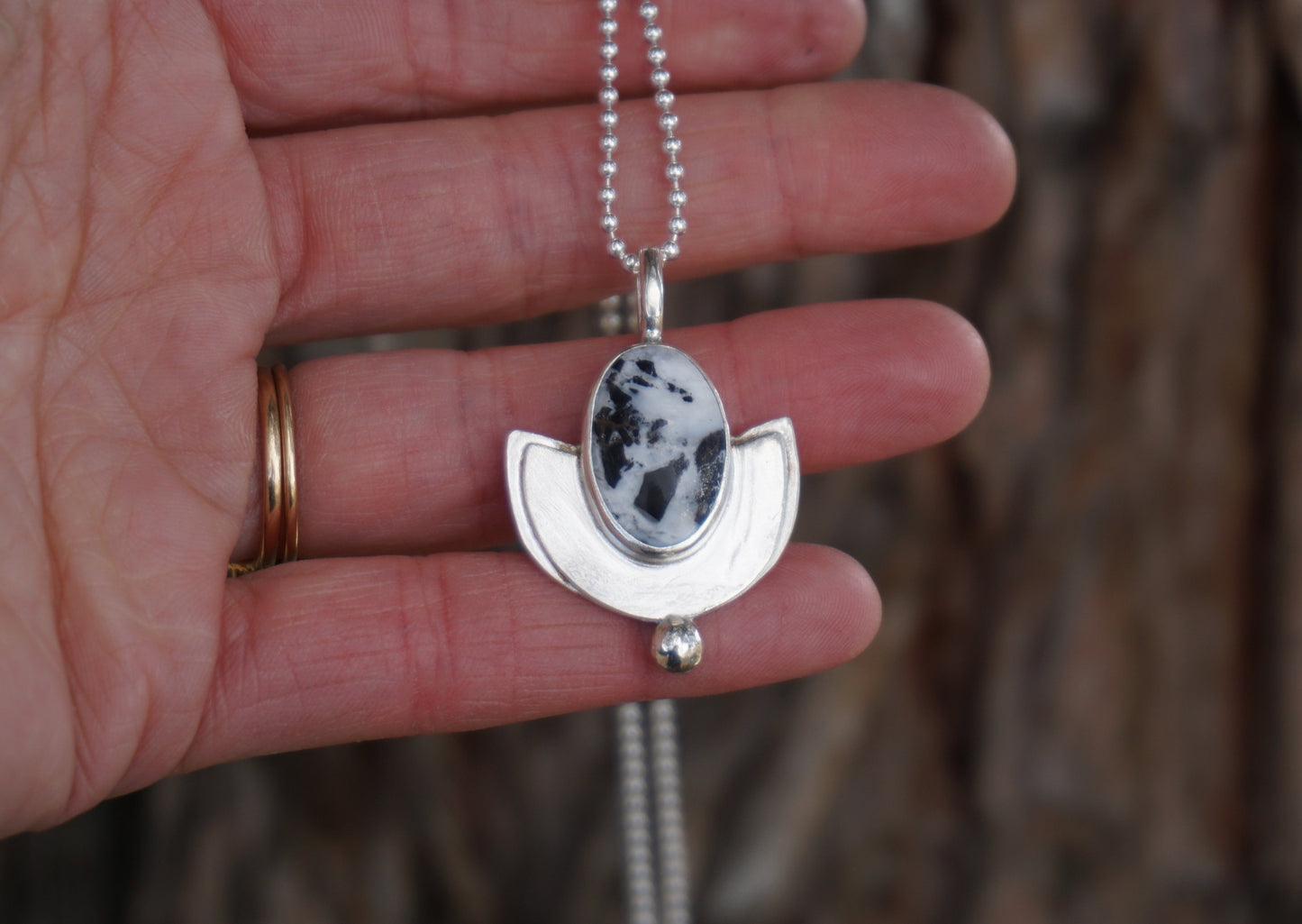 Northern Wind Necklace (White Buffalo)
