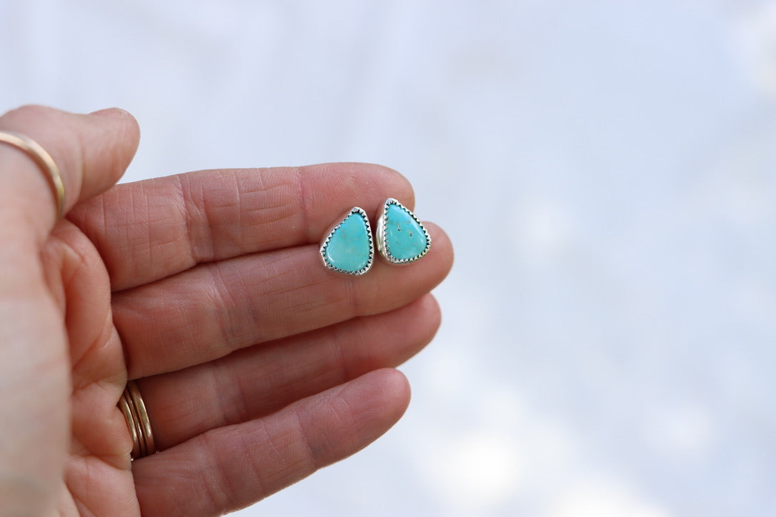 Stud Earrings (Carico Lake)