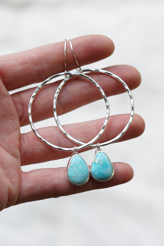 Hammered Organic Hoops (Palomino)