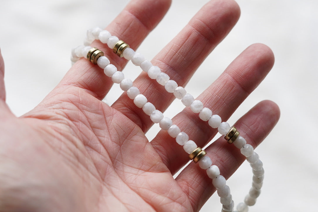 Metolius Necklace (Moonstone)
