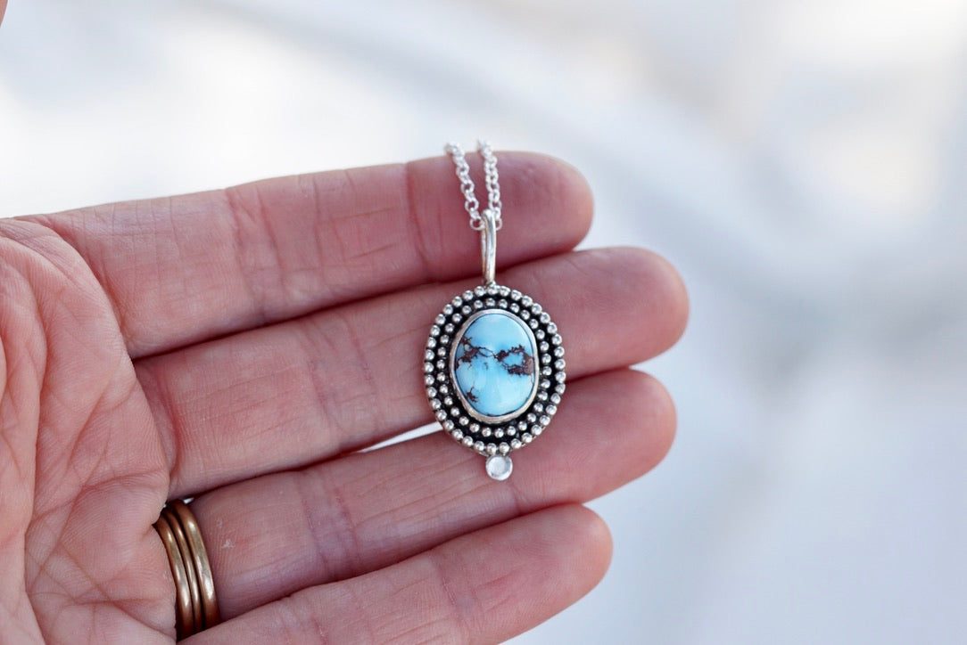 Cosmos Necklace (Golden Hill)