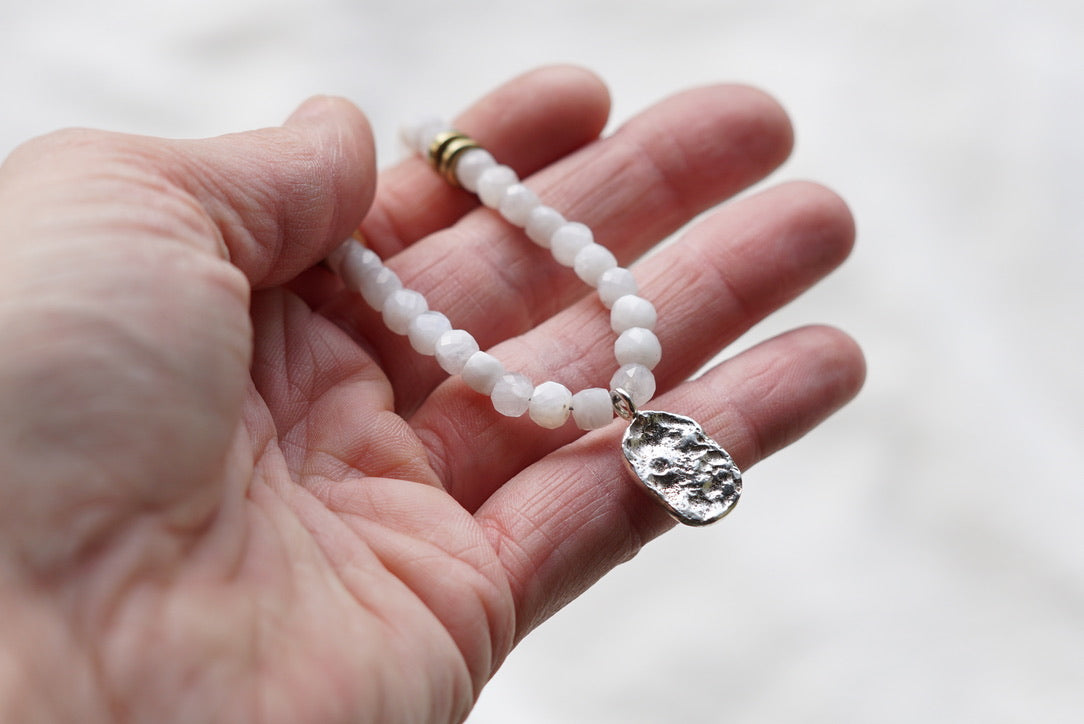 Metolius Necklace (Moonstone)