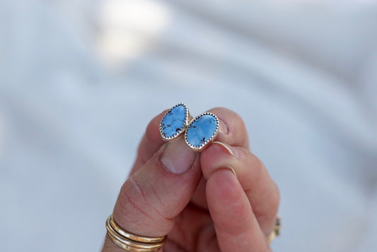 Stud Earrings (Golden Hill)