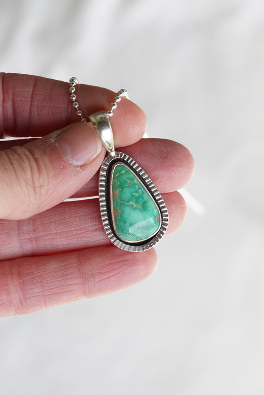 Ripple Necklace (Emerald Valley)