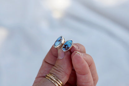 Stud Earrings (Golden Hill)