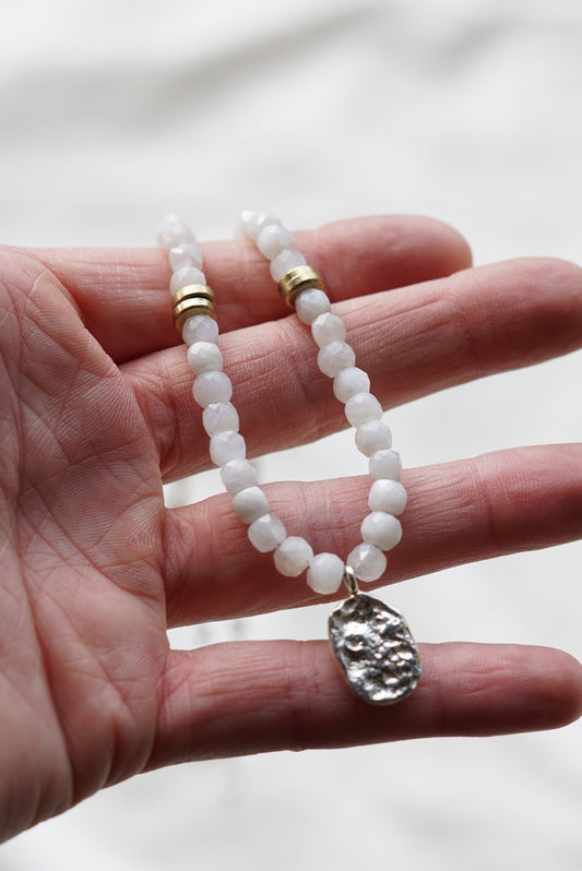 Metolius Necklace (Moonstone)