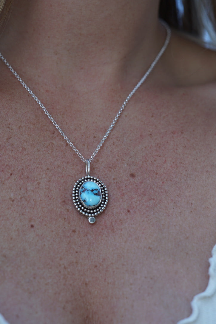 Cosmos Necklace (Golden Hill)