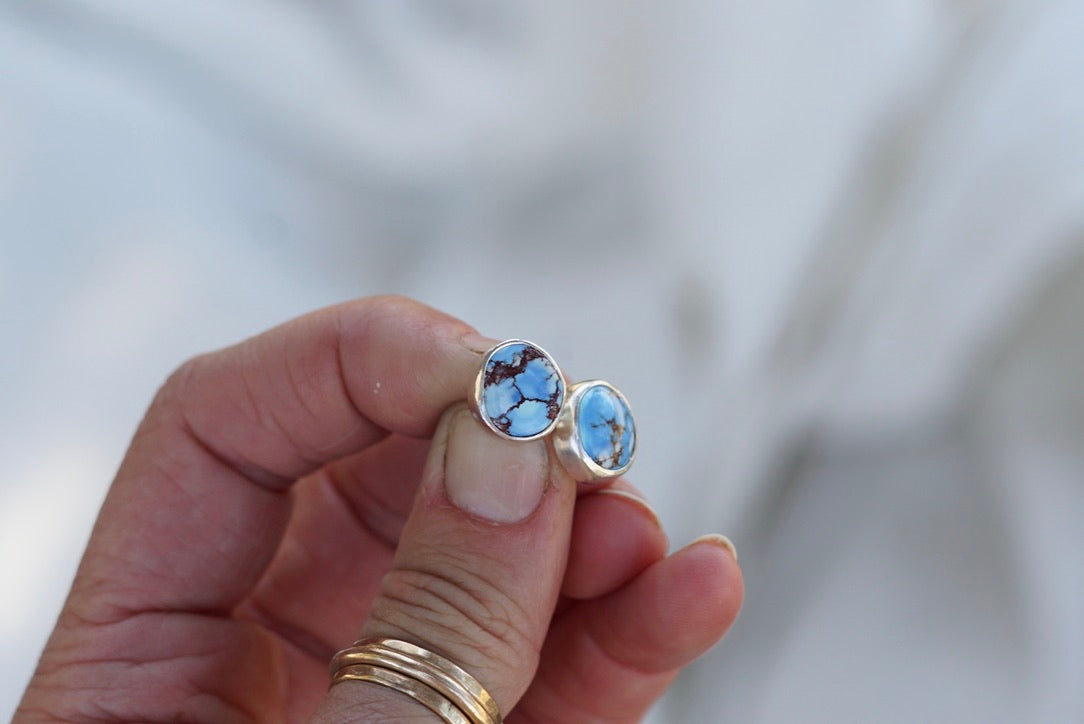 Stud Earrings (Golden Hill)