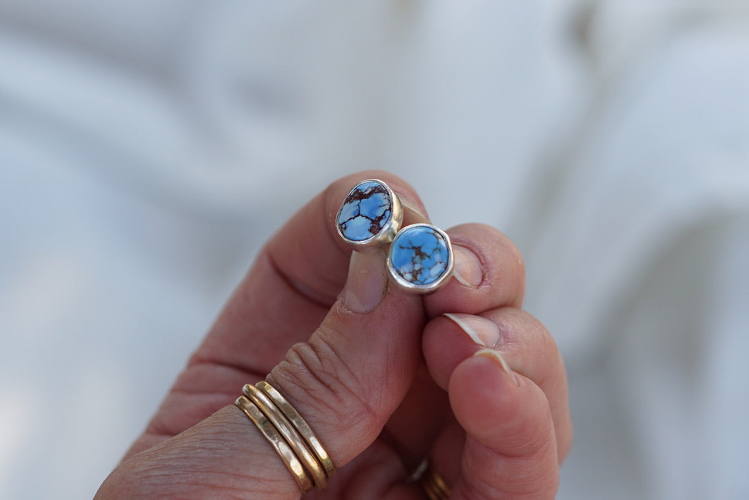 Stud Earrings (Golden Hill)