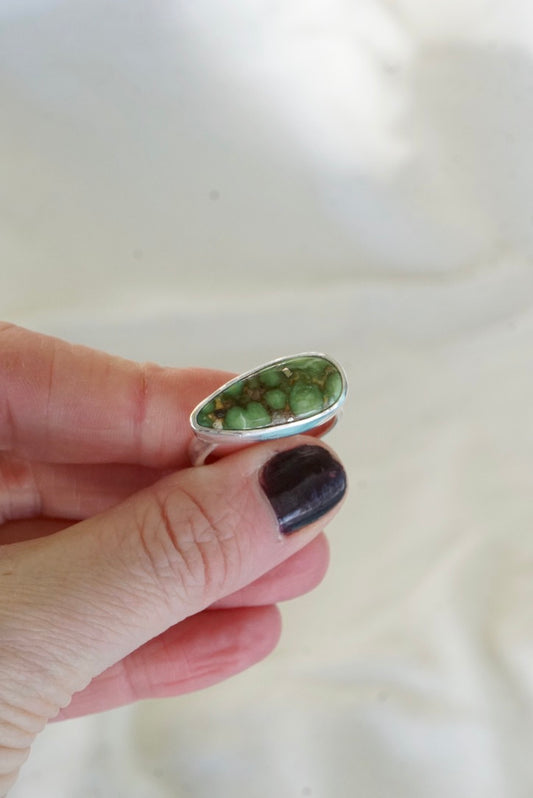 Horizontal Ring (size 8.5)