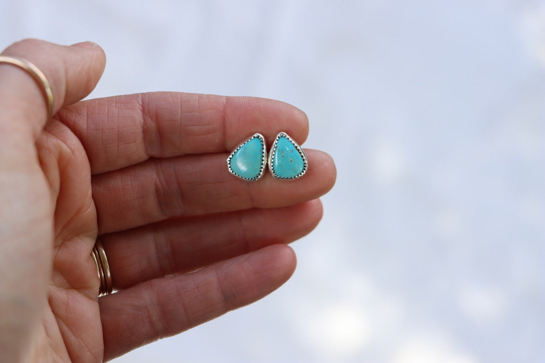 Stud Earrings (Carico Lake)