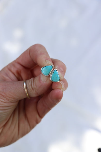 Stud Earrings (Carico Lake)