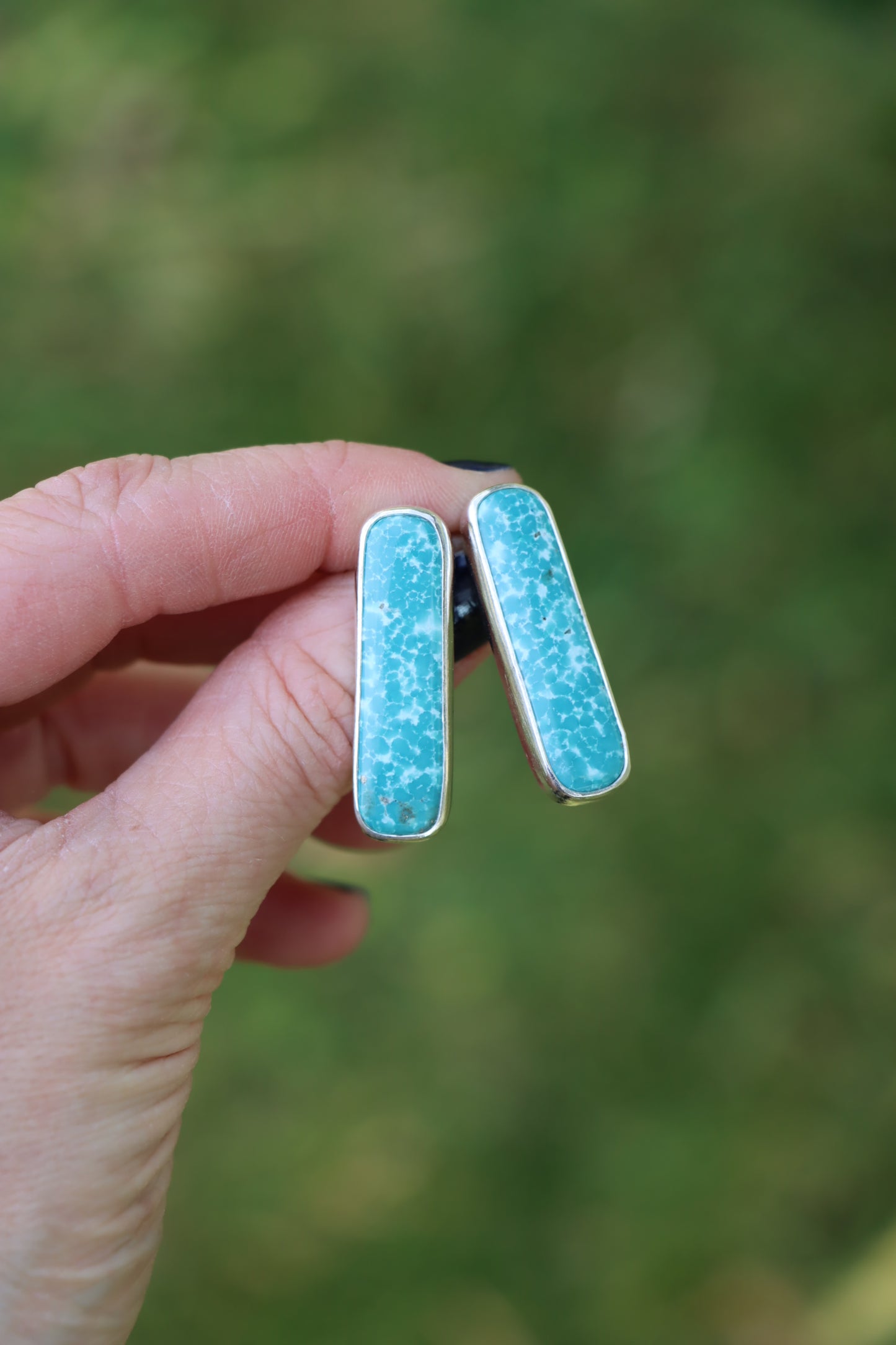 Stud Earrings (White Water)