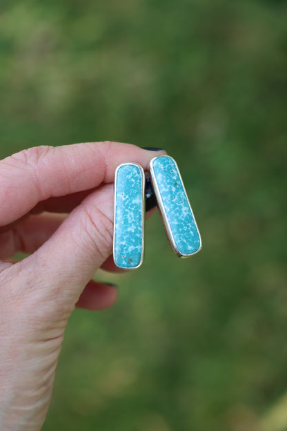 Stud Earrings (White Water)