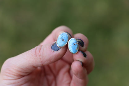 Stud Earrings (golden hill)