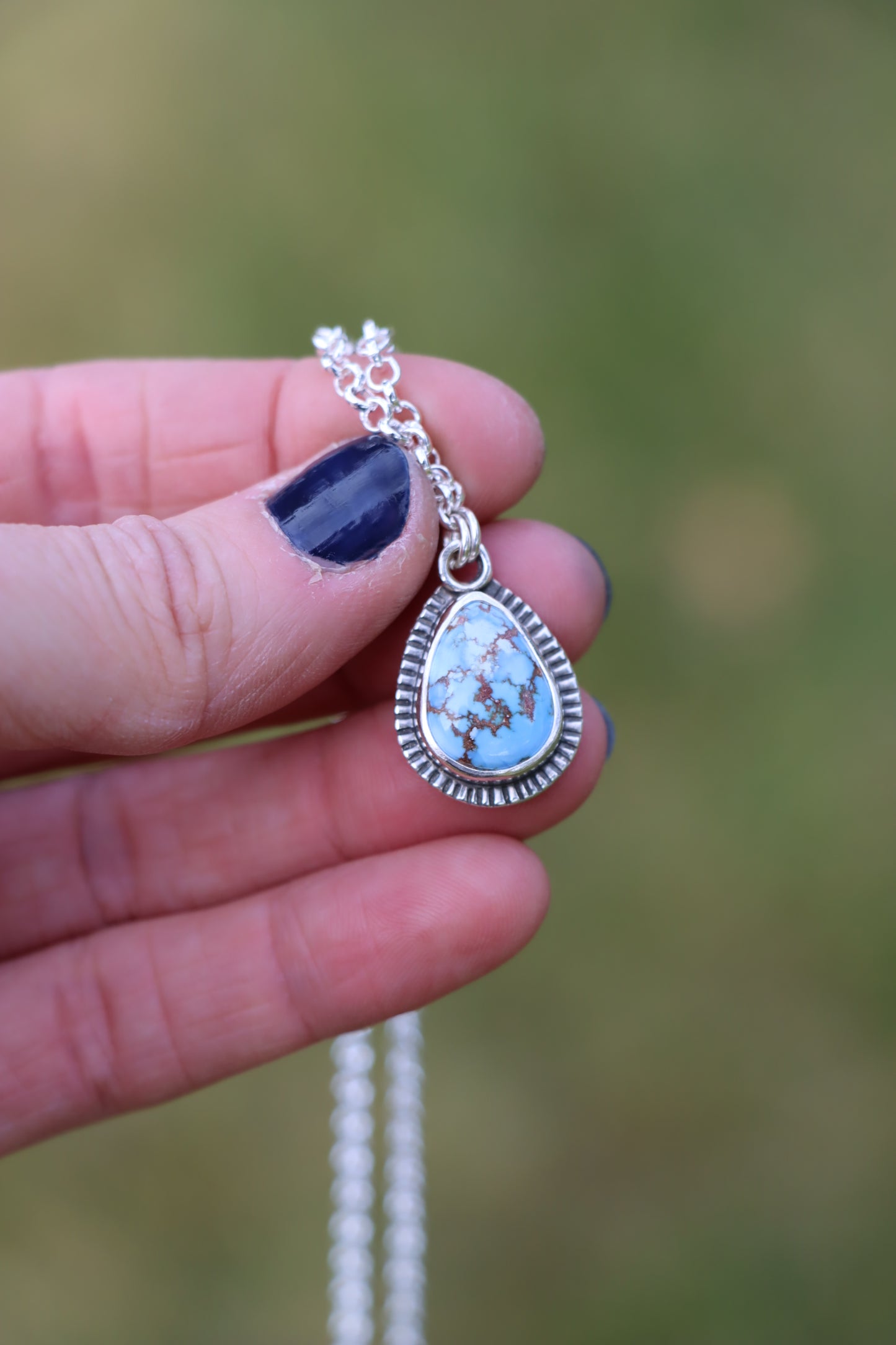 Horizon Necklace (Golden Hill)