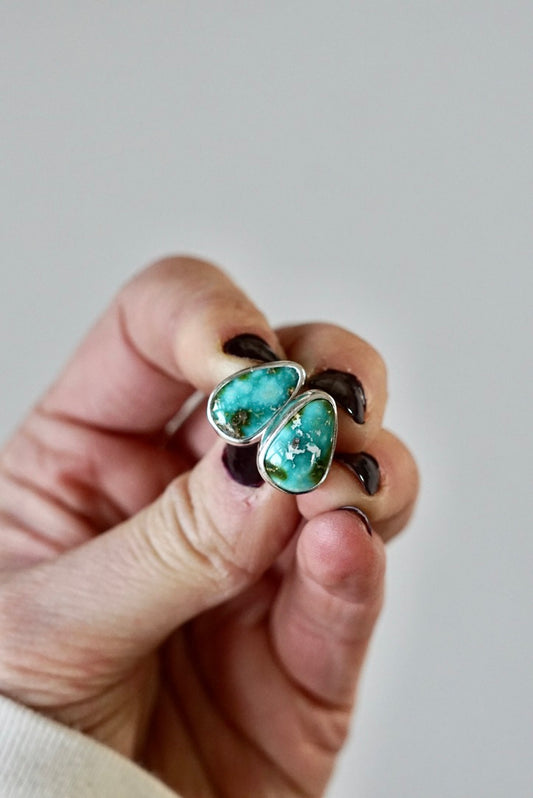 Stud Earrings (White Water)