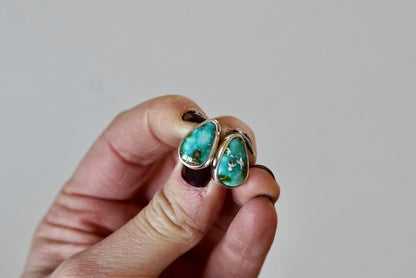 Stud Earrings (White Water)