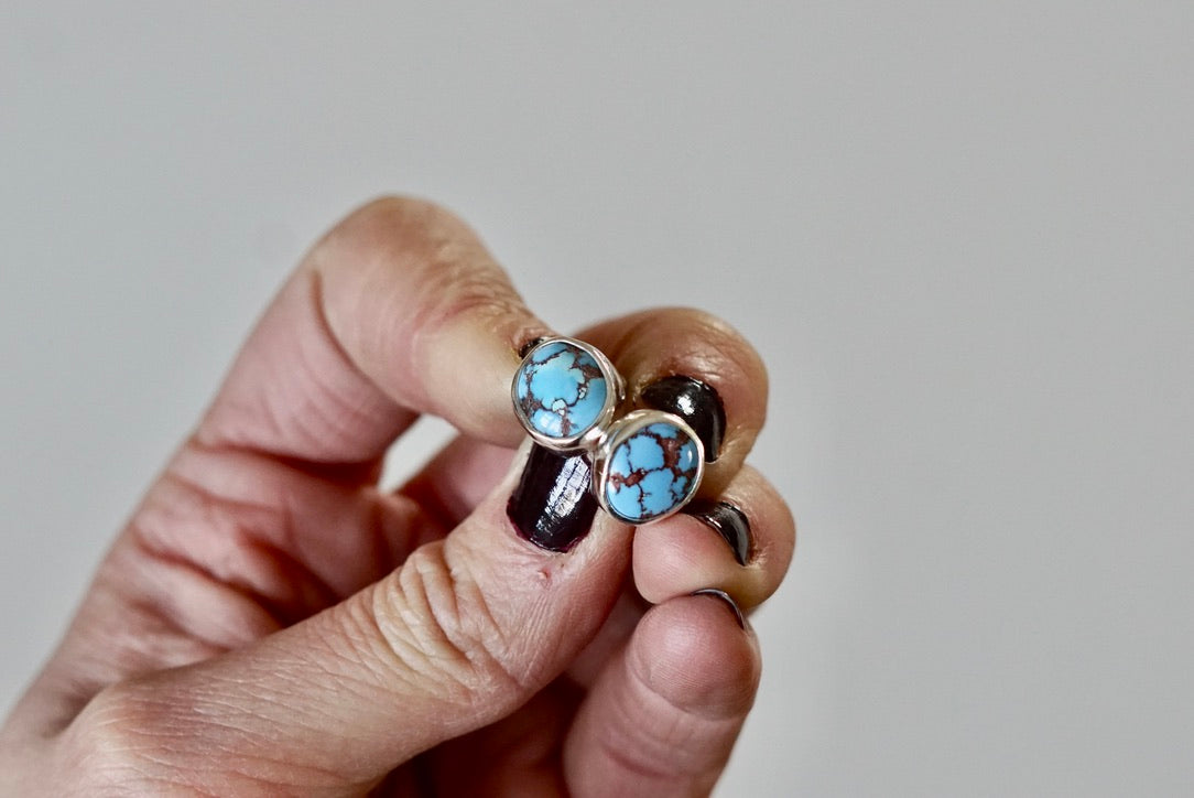 Stud Earrings (Golden Hill)