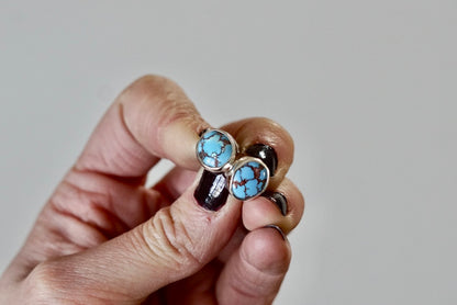 Stud Earrings (Golden Hill)