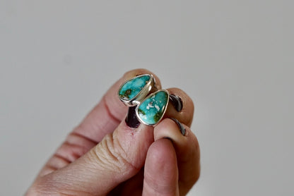 Stud Earrings (White Water)