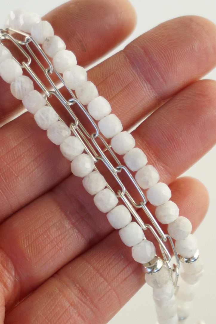 Metolius Necklace (Moonstone)