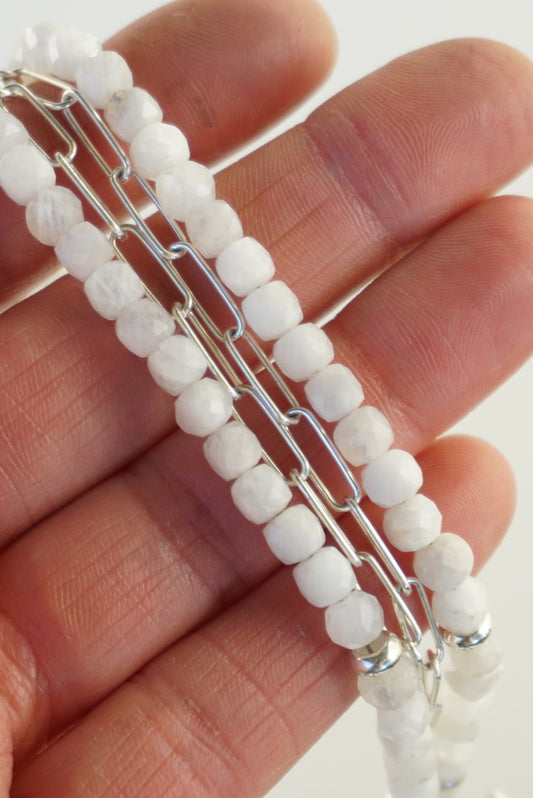 Metolius Necklace (Moonstone)
