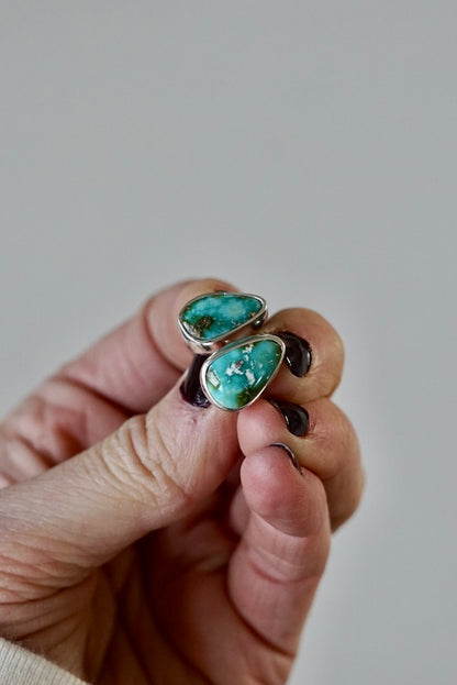 Stud Earrings (White Water)