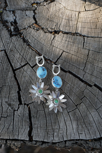 Daisy Lever-Back Earrings (Golden Hill)
