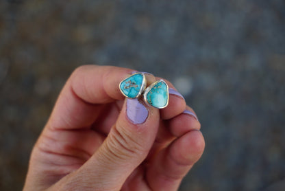 Stud Earrings (White Water)