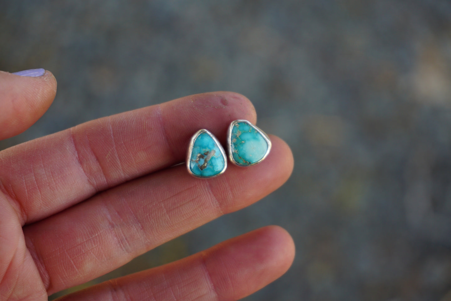Stud Earrings (White Water)