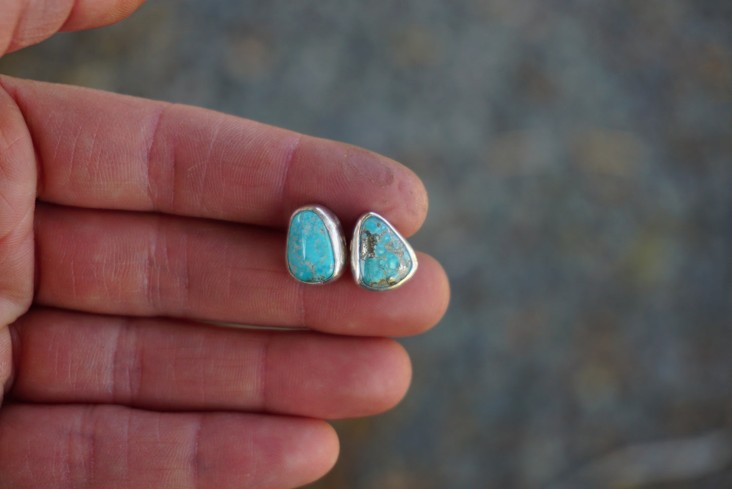 Stud Earrings (White Water)