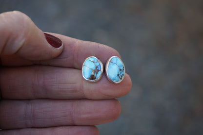 Stud Earrings (Golden Hill)
