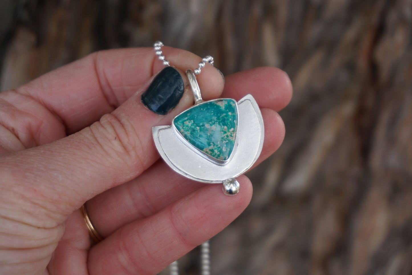 Northern Wind Necklace (Emerald Valley)
