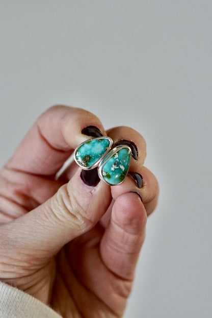Stud Earrings (White Water)