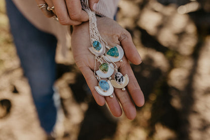 Northern Wind Necklace (Golden Hill)