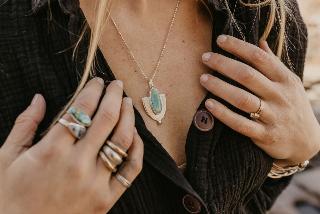 Northern Wind Necklace (Emerald Valley)