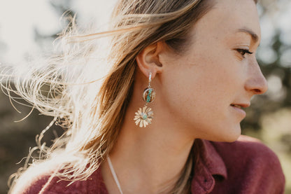Daisy Lever-Back Earrings (Royston Ribbon)